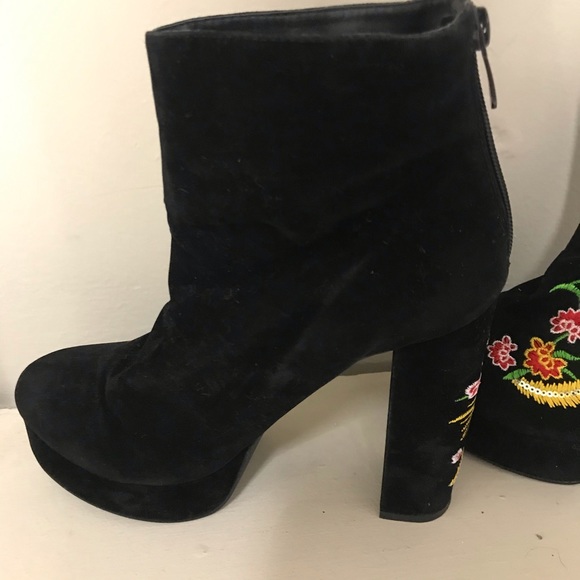 BooHoo Platform Velvet Dragon Embroidered Booties - Picture 11 of 15